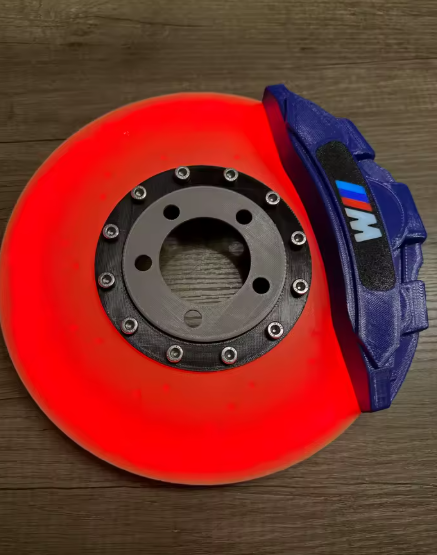 Ozdobna Tarcza Hamulcowa LED BMW– Nowoczesna Dekoracja do Pokoju, Biura lub Warsztatu